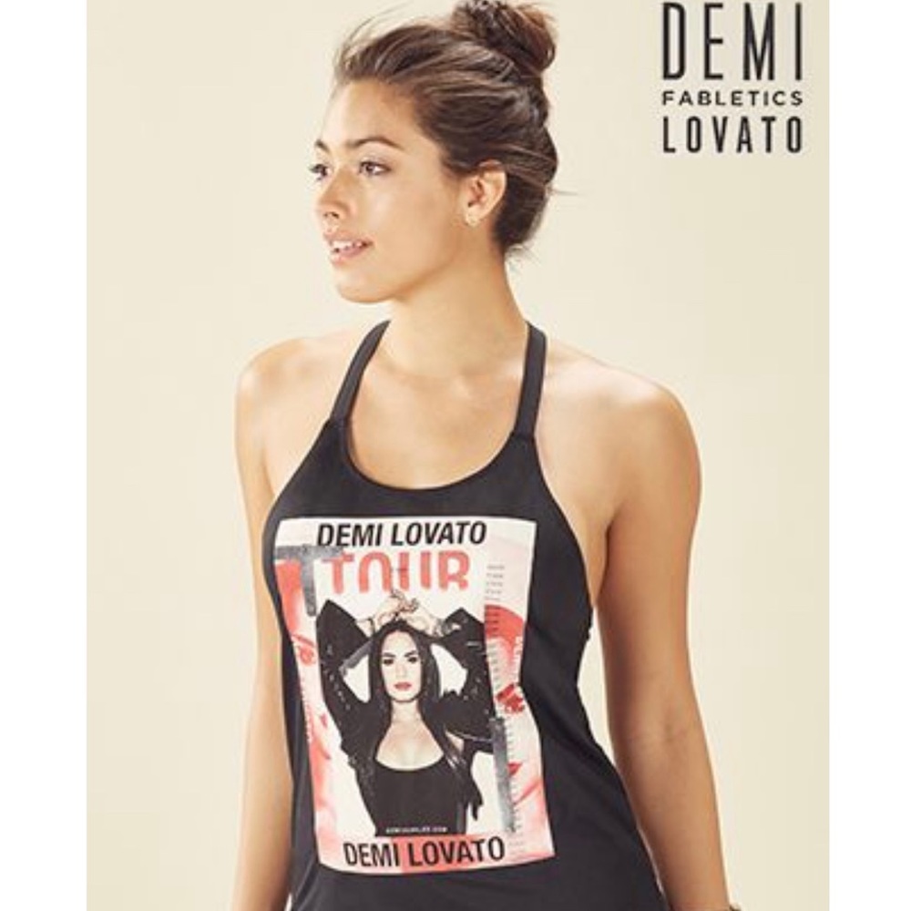 Fabletics Demi Lovato workout top!